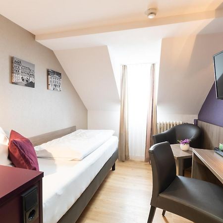 Hotel Porta Nigra Trier Oda fotoğraf